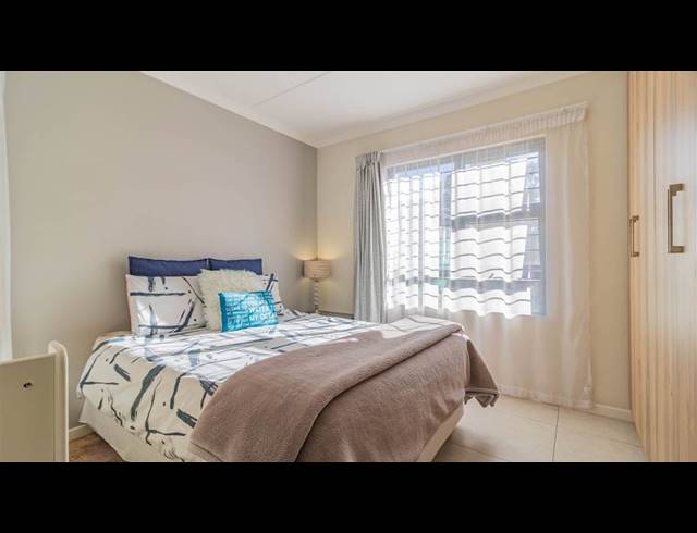 3 BEDROOM APARTMENT FOR SALE IN LONGLAKE
